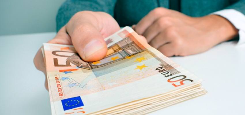 Qui peut me prêter 1000 € rapidement ?